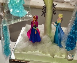 Frozen Table Decorations - Anna and Elsa